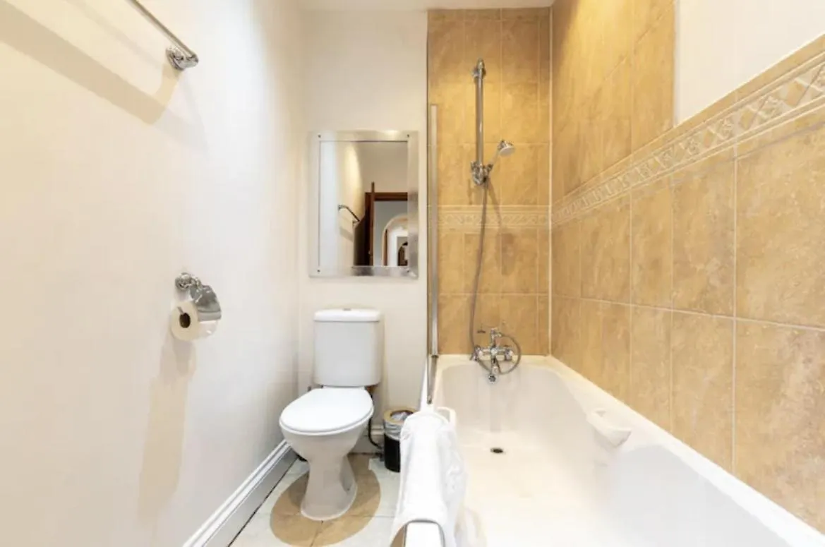 Metropolitan - 2 Bed, Private Parking Apartment, Great Commercial Home From Home Stay! Southampton Prázdninový dům